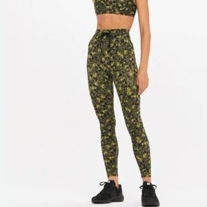 NWT The Upside Lili Midi Pant Leggings Camo Sz 6